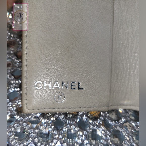 Chanel Key Holder🎀, Fold Wallet 🛍️, RARE & 💯 AUTHENTIC. Vintage Chanel - Picture 2 of 9